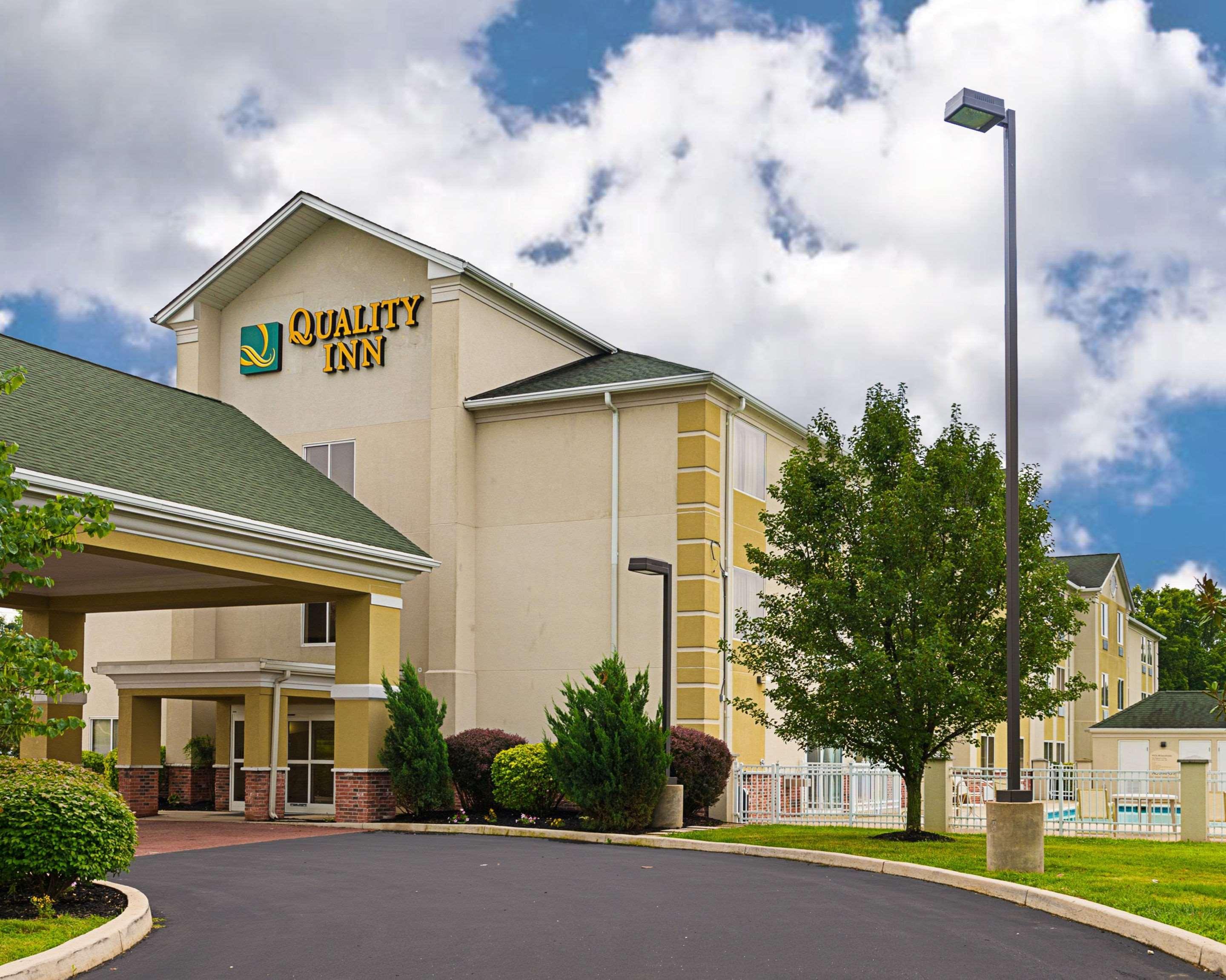 Quality Inn Spring Mills - Martinsburg North Exterior foto