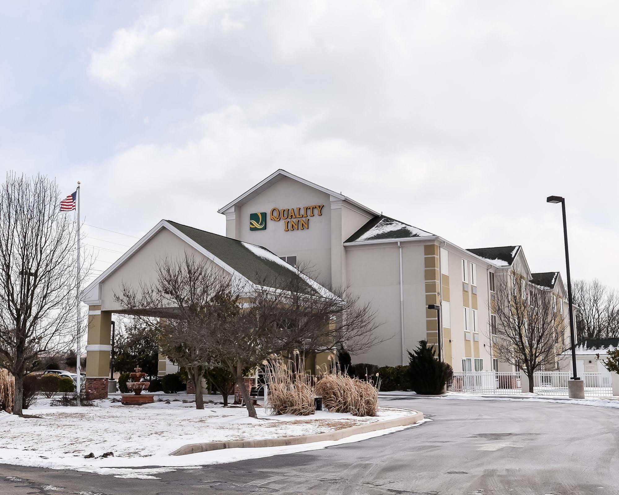 Quality Inn Spring Mills - Martinsburg North Exterior foto