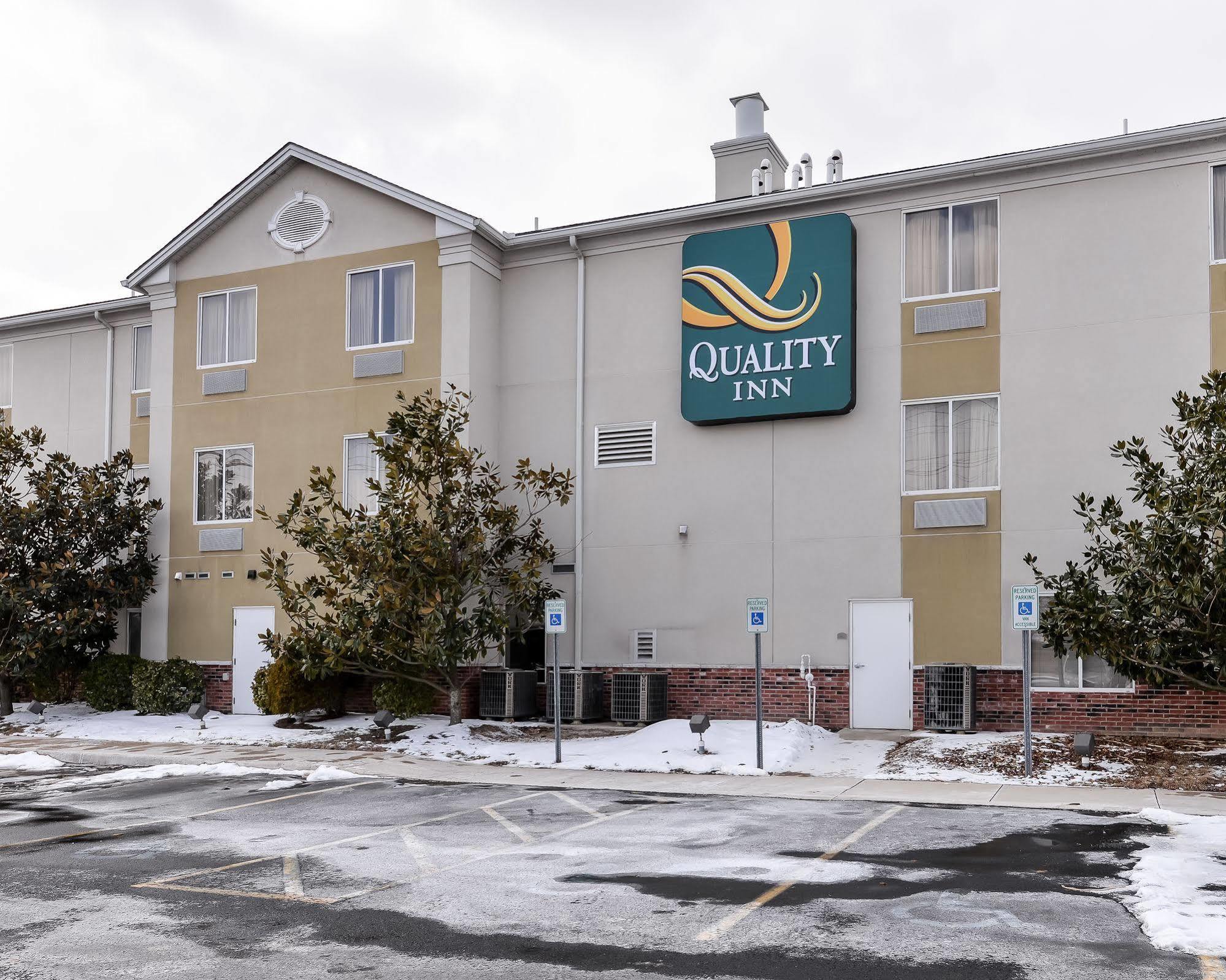 Quality Inn Spring Mills - Martinsburg North Exterior foto